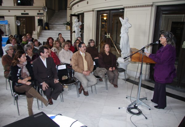 Alcaldesa Virginia Reginato, rol maternal 4