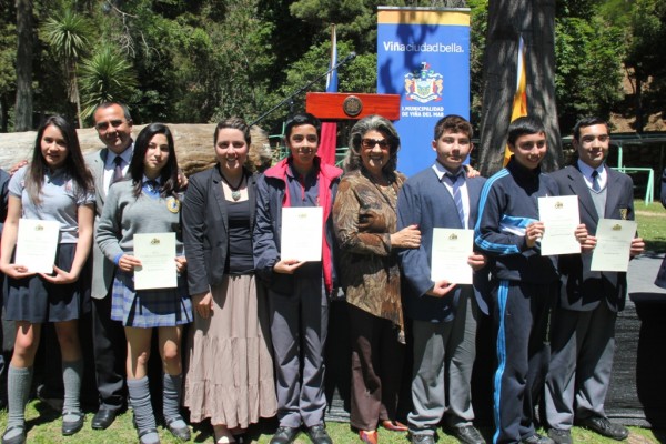 Alcaldesa Virginia Reginato - Beca Pdte. de la República_01