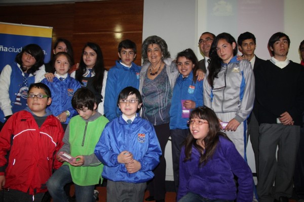 Alcaldesa Virginia Reginato, entrega lentes 3