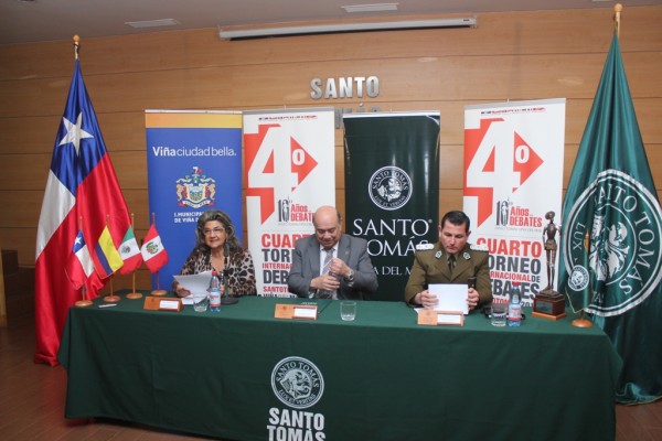 Alcaldesa Virginia Reginato, lanzamiento debates universitarios 2