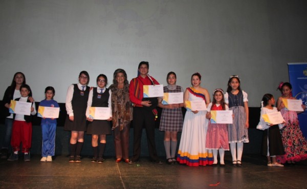 Alcaldesa Virginia Reginator, muestra intercultural 7