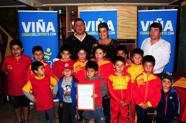 ENTREGA DE COMODATO A CD GLORIAS NAVALES CON NIÑOS OK