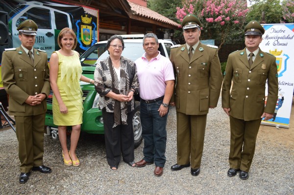 Tte. Aldo Cabrera, alcaldesa Macarena Santelices, concejales Sonia MuÃ±oz y Leonel GÃ³mez, coronel Carlos Cubillos y sargento Rodrigo Mellado
