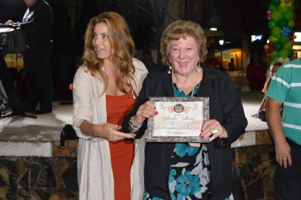 La astróloga Yolanda Sultana se llevó el cariño de Olmué y recibió un reconocimiento por su trayectoria