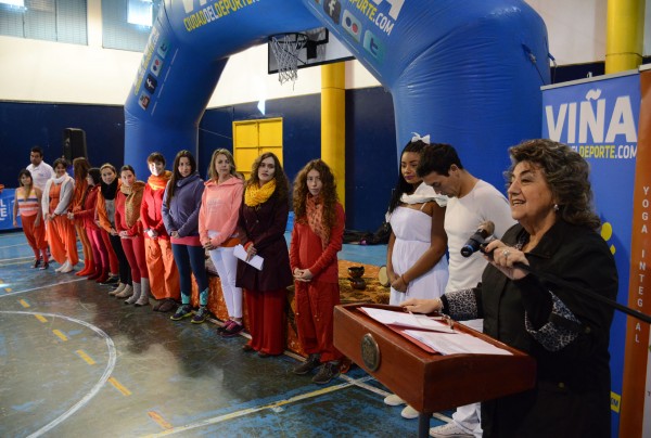 Alcaldesa Virginia Reginato, festival yoga 3