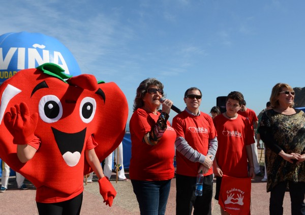 Alcaldesa Virginia Reginato, caminata mes del corazon 4