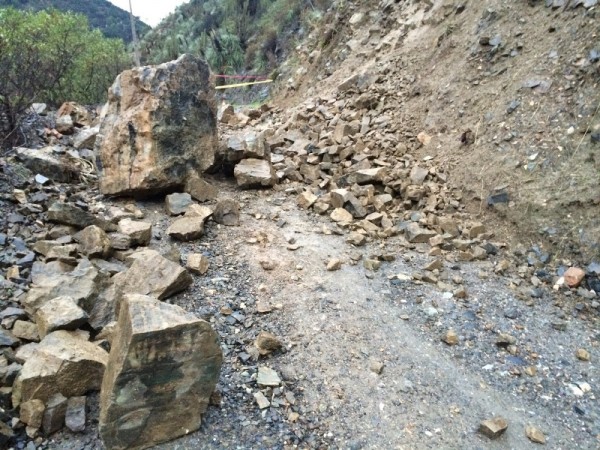 En el camino entre El Venado y La Vega hubo un derrumbe de piedras.