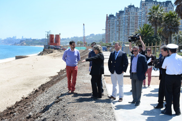 Alcaldesa Virginia Reginato, playa el sol 2