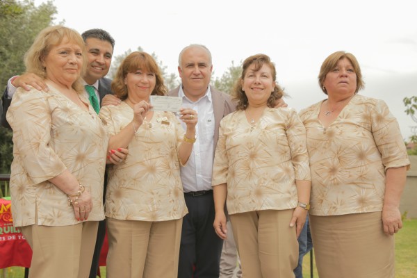 Entrega Cheques Presidente de la República