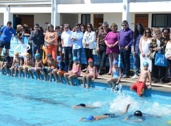 Alcaldesa Virginia Reginato, actividad jurado Festival de Viña en Nueva Aurora, 2