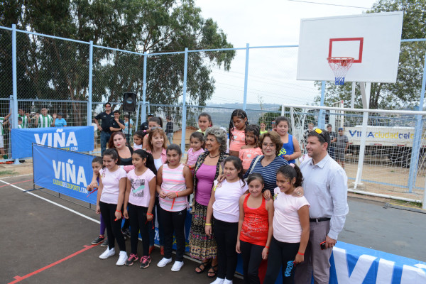 Alcaldesa Virginia Reginato, cancha rene schneider 3