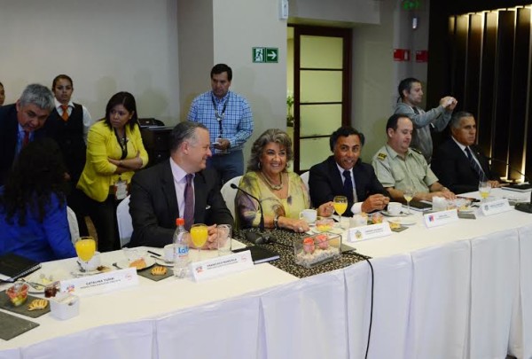 Alcaldesa Virginia Reginato, reunión seguridad Festival 2016