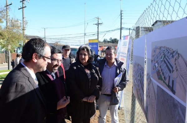 Alcaldesa Virginia Reginato, comodato jardín infantil Glorias Navales, 3