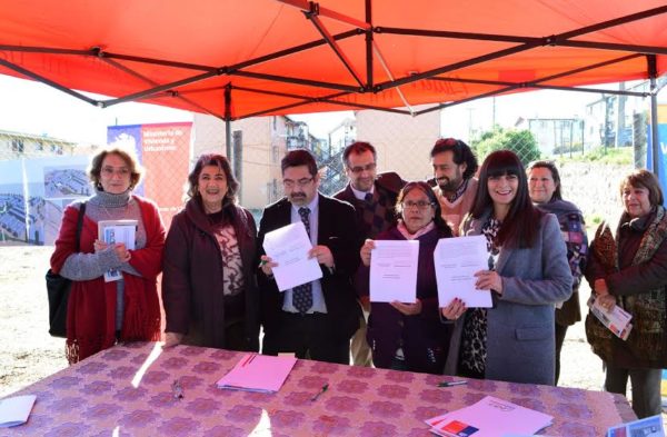 Alcaldesa Virginia Reginato, comodato jardín infantil Glorias Navales