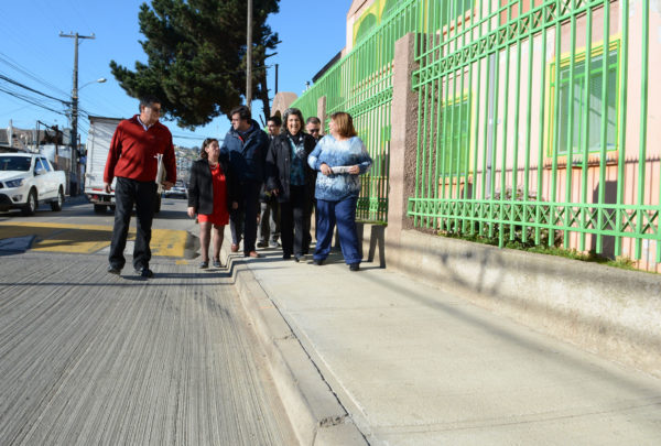 Alcaldesa Virginia Reginato, programa reparacion aceras 2