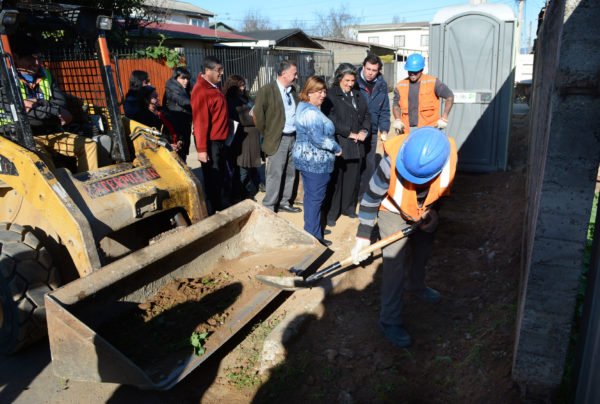 Alcaldesa Virginia Reginato, programa reparacion aceras 3