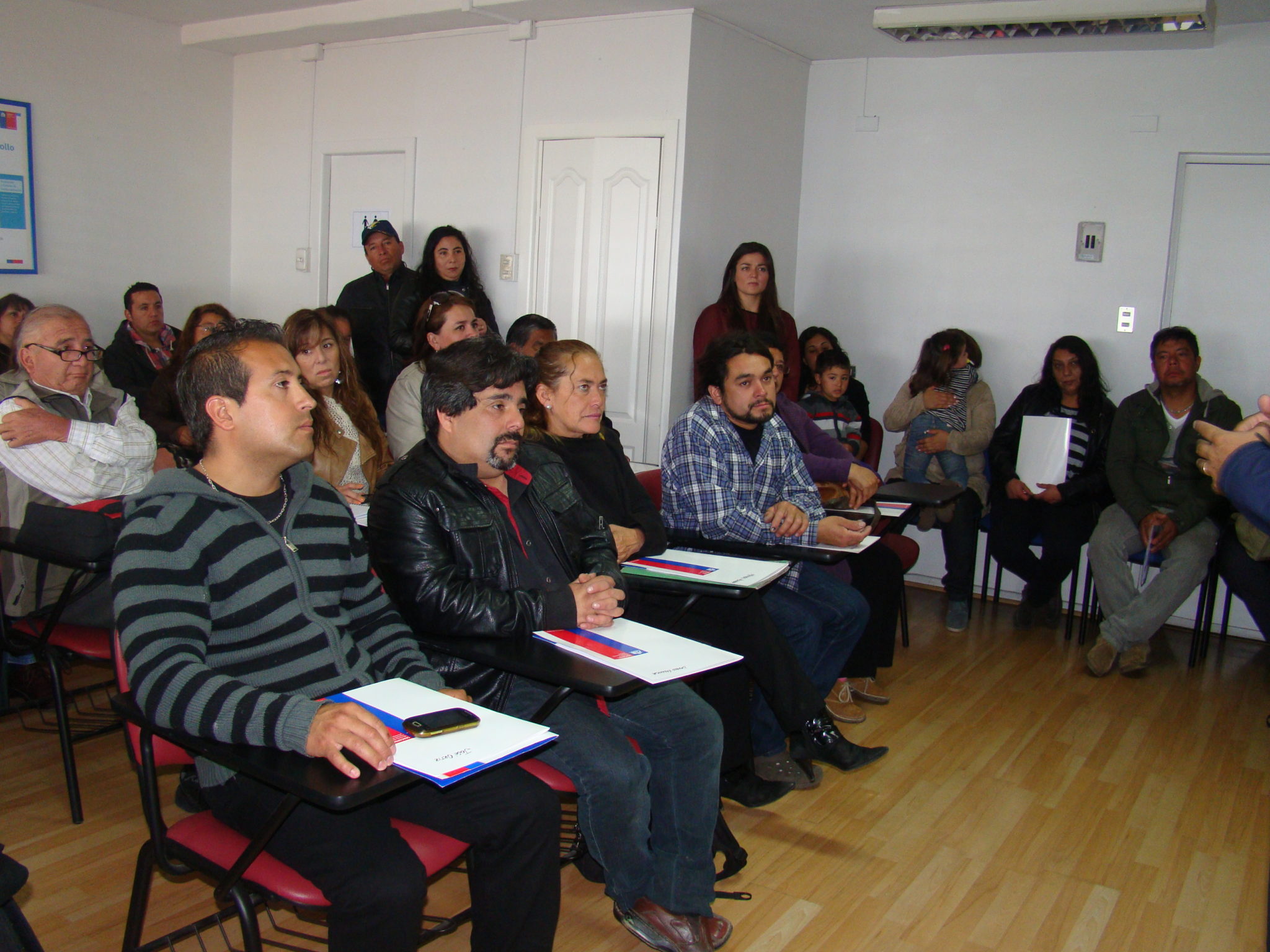 34 DAMNIFICADOS DE LOS INCENDIOS DE RODELILLO, PLACERES Y MARIPOSA FUERON BENEFICIADOS POR SERCOTEC.