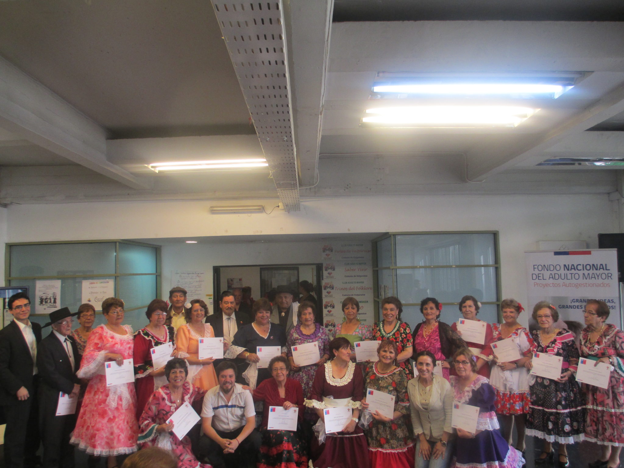 SENAMA CERTIFICÓ A MÁS DE 200 ADULTOS MAYORES DE VALPARAÍSO POR TÉRMINO DE TALLERES INTEGRALES