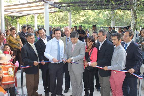 MINVU inaugura millonarias obras de mejoramiento de Plaza Brasil de Limache