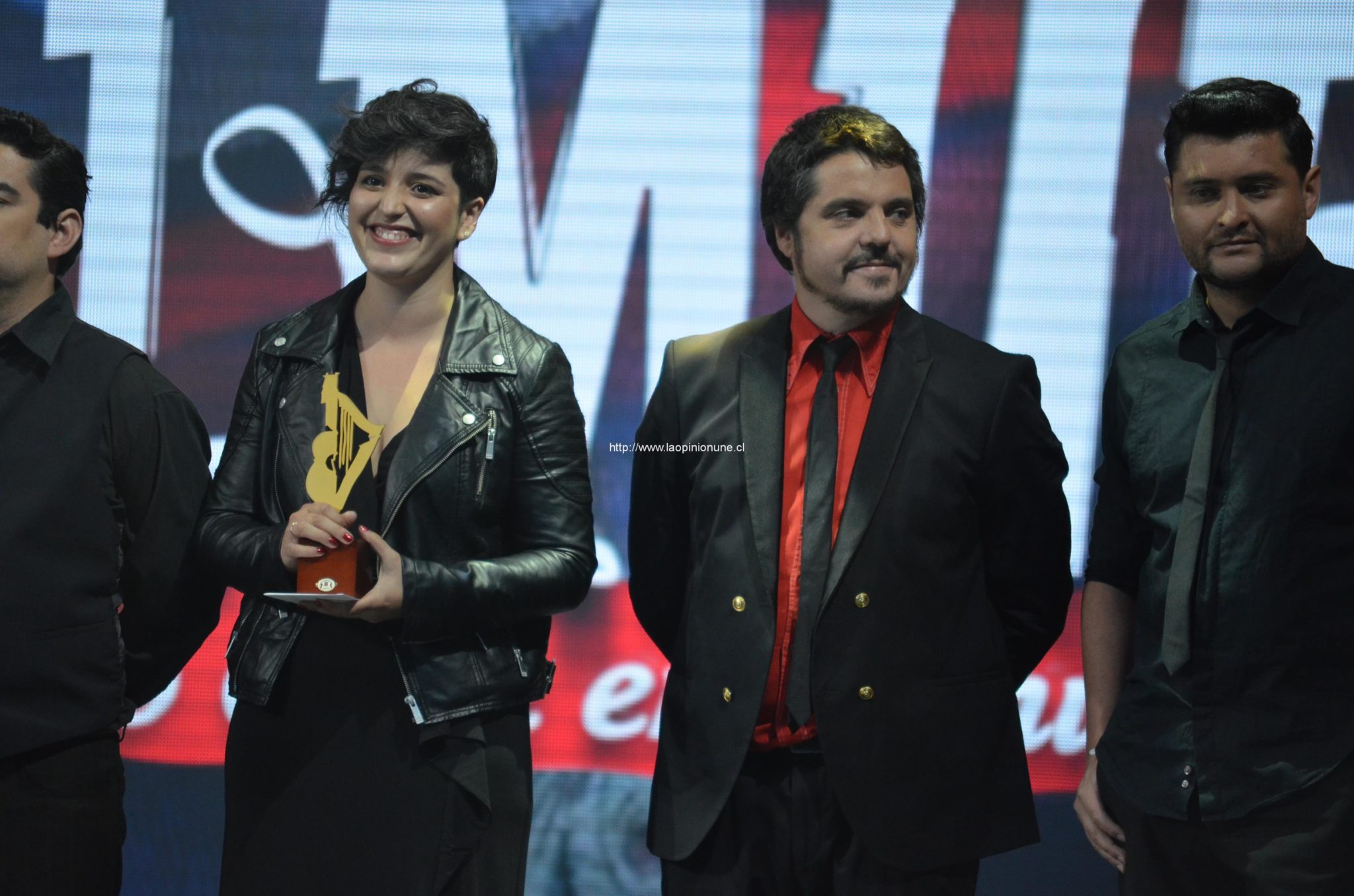 Con “Sube a nacer conmigo hermano”, Silvestre es el grupo ganador en Olmué 2014