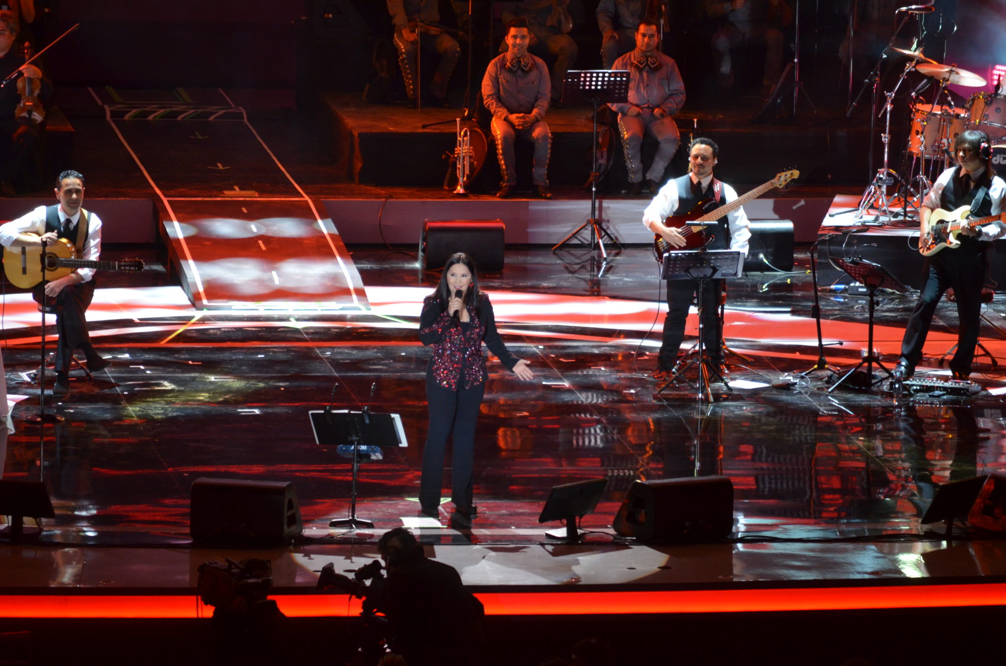 El monstruo al fin despertó en la tercera noche de Festival