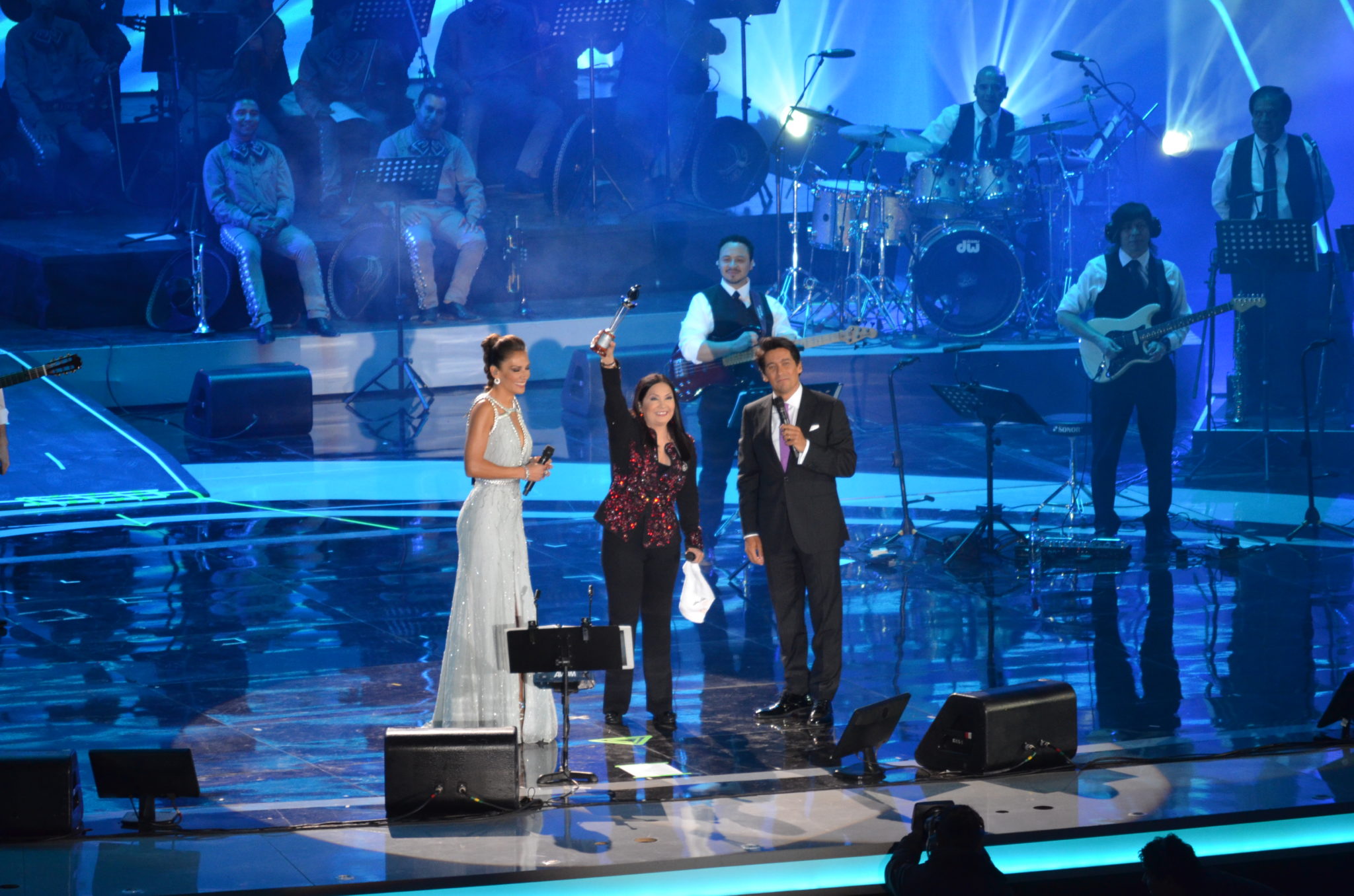 El monstruo al fin despertó en la tercera noche de Festival
