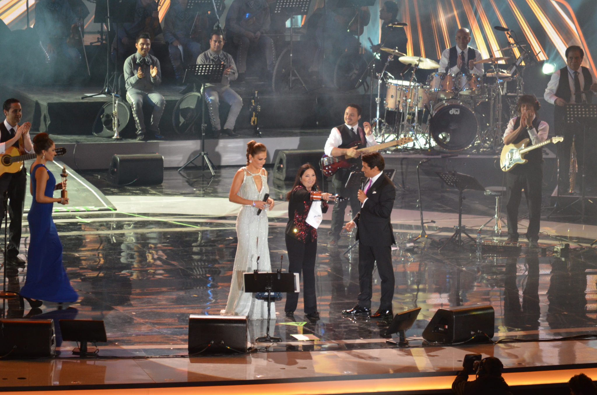 El monstruo al fin despertó en la tercera noche de Festival