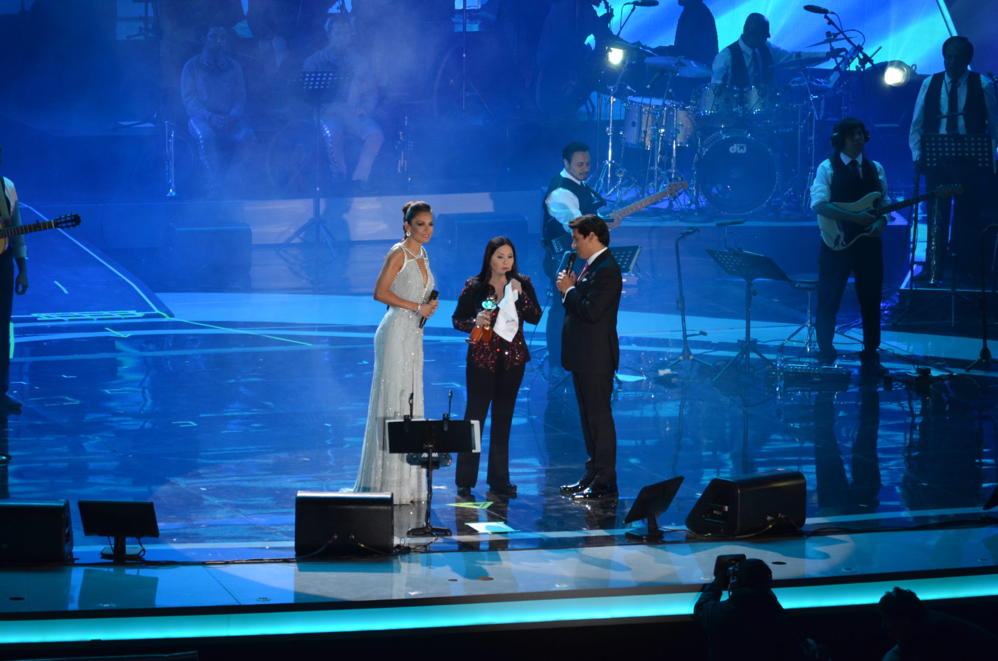 El monstruo al fin despertó en la tercera noche de Festival
