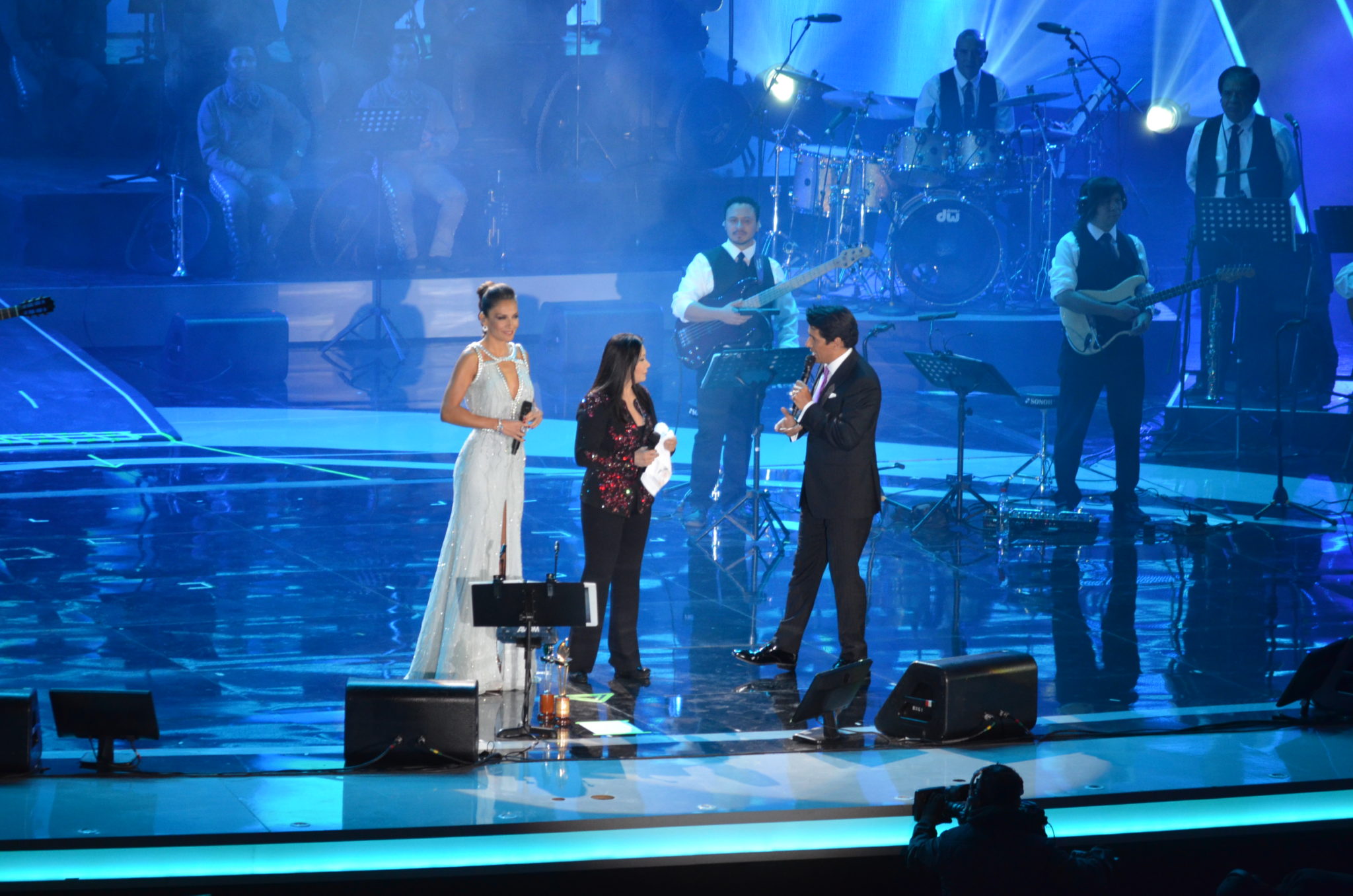 El monstruo al fin despertó en la tercera noche de Festival