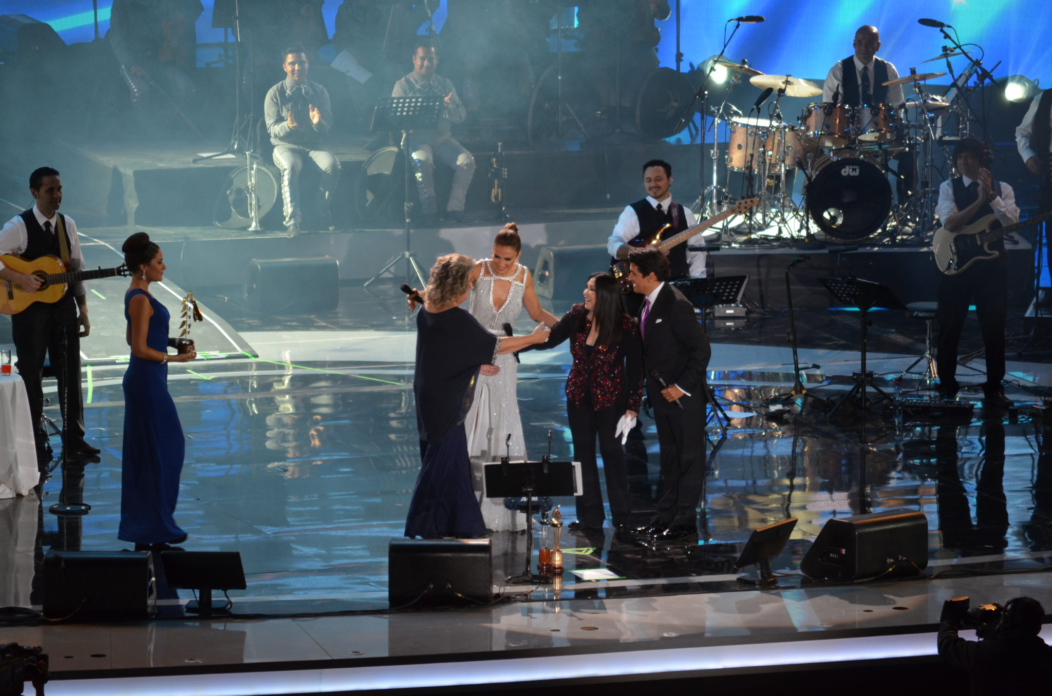 El monstruo al fin despertó en la tercera noche de Festival