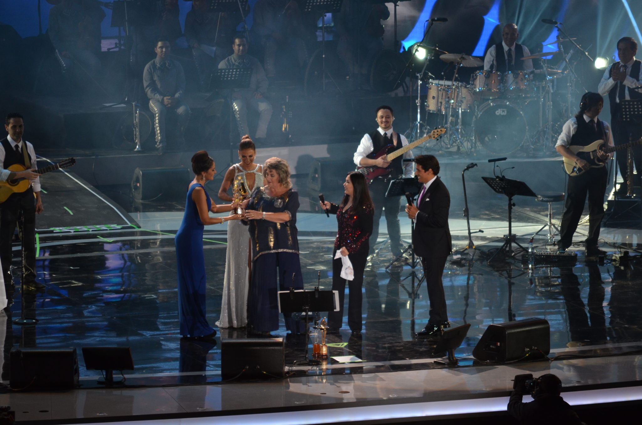 El monstruo al fin despertó en la tercera noche de Festival