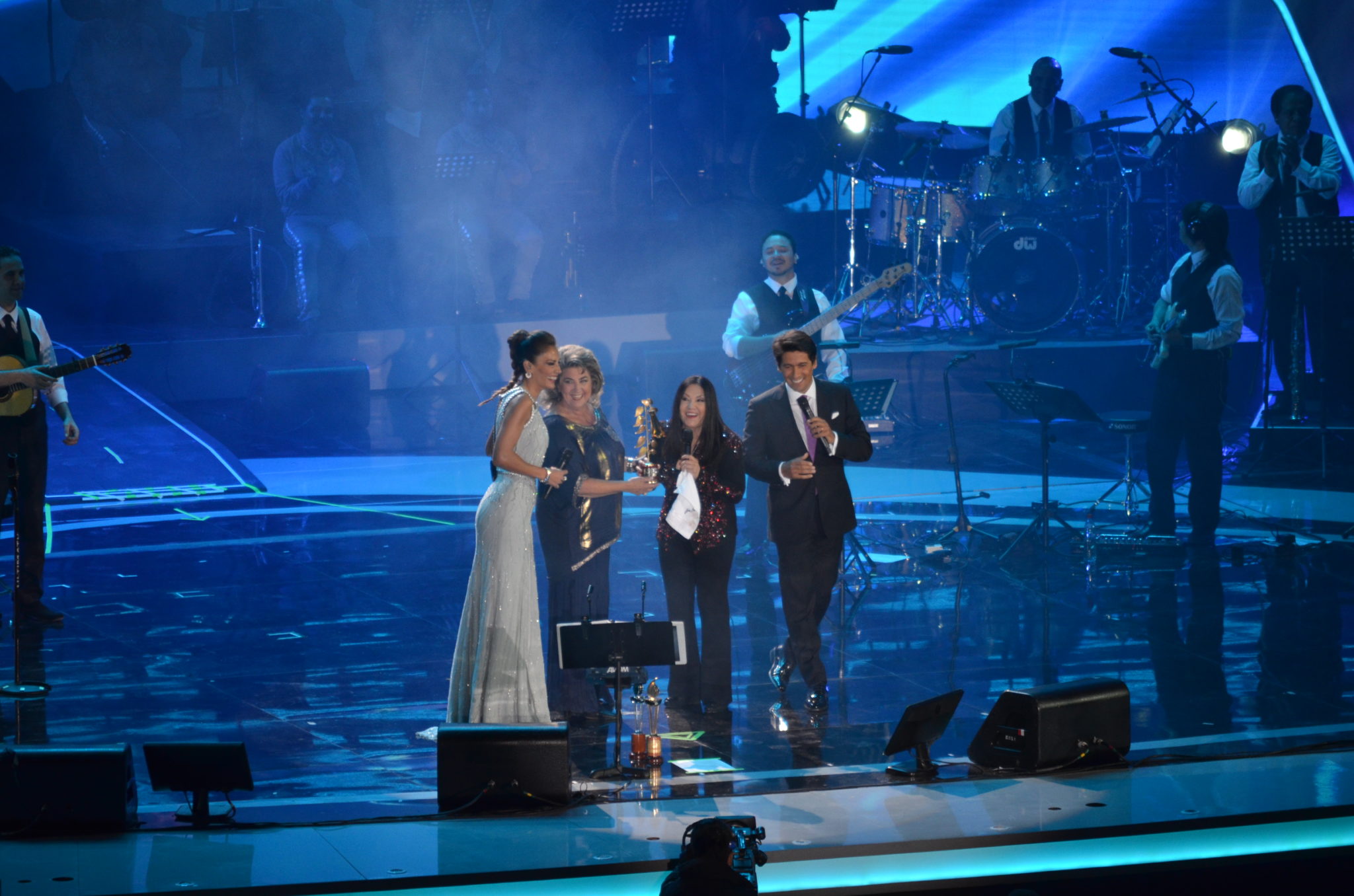 El monstruo al fin despertó en la tercera noche de Festival