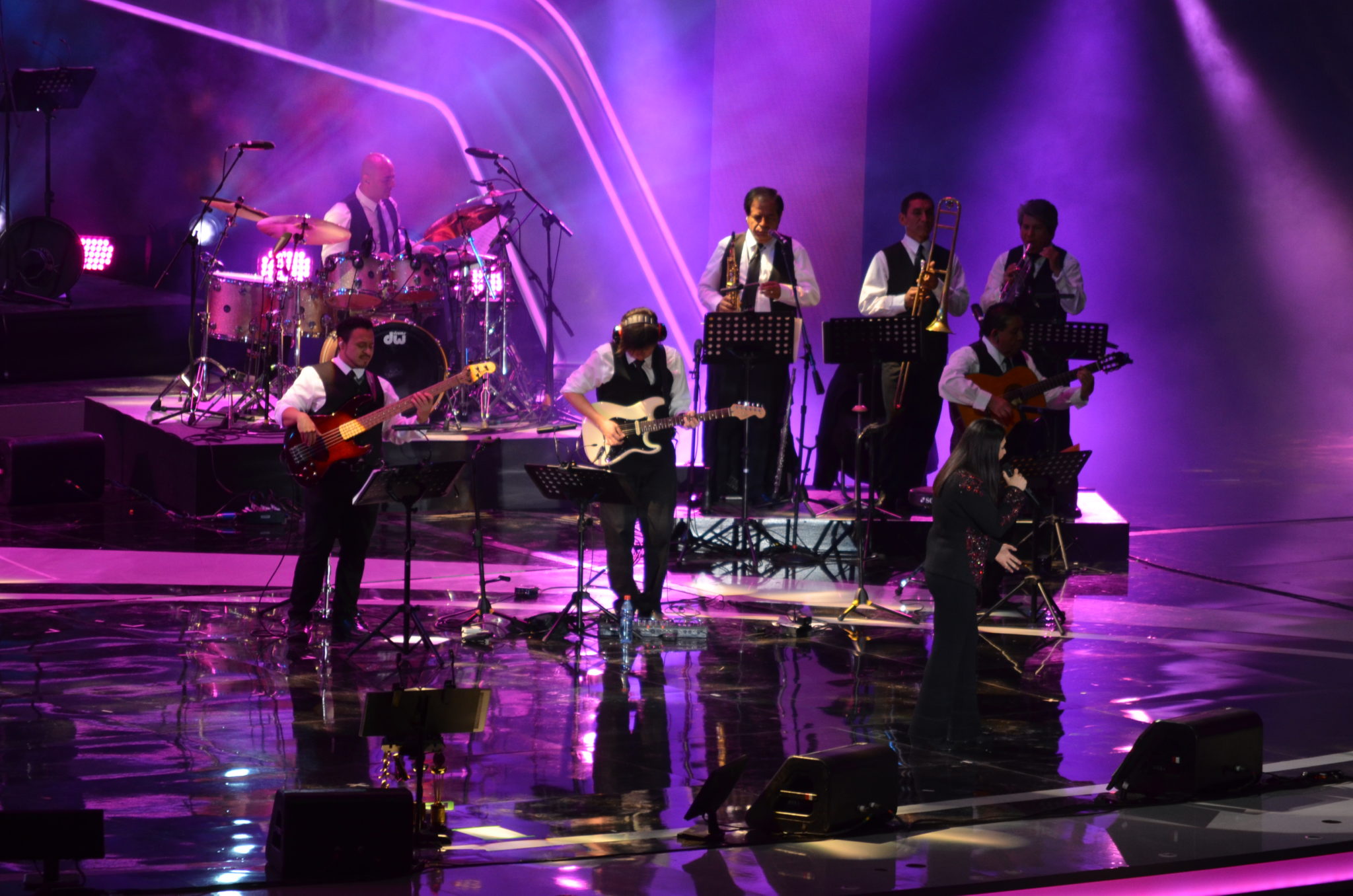 El monstruo al fin despertó en la tercera noche de Festival