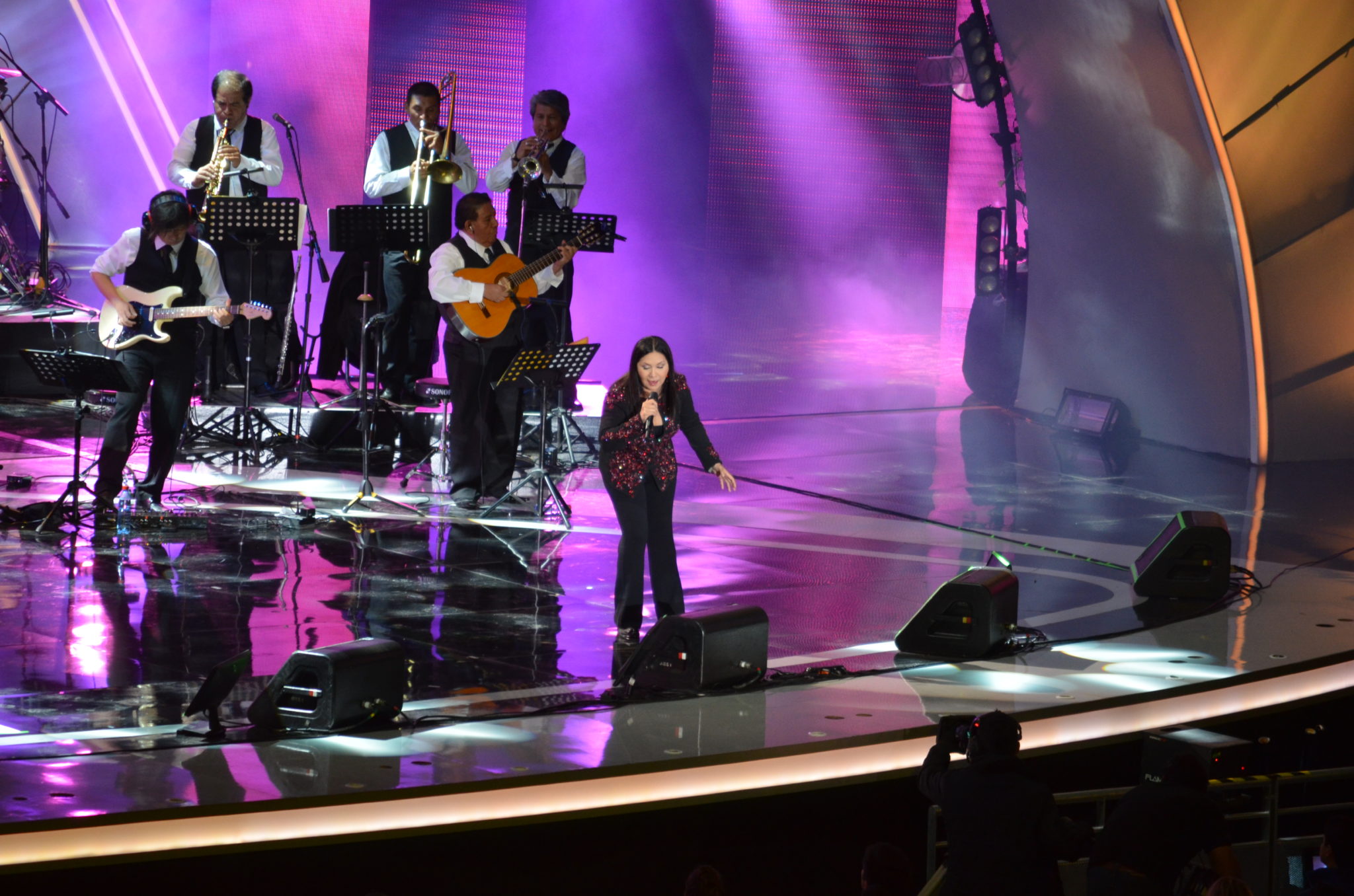 El monstruo al fin despertó en la tercera noche de Festival