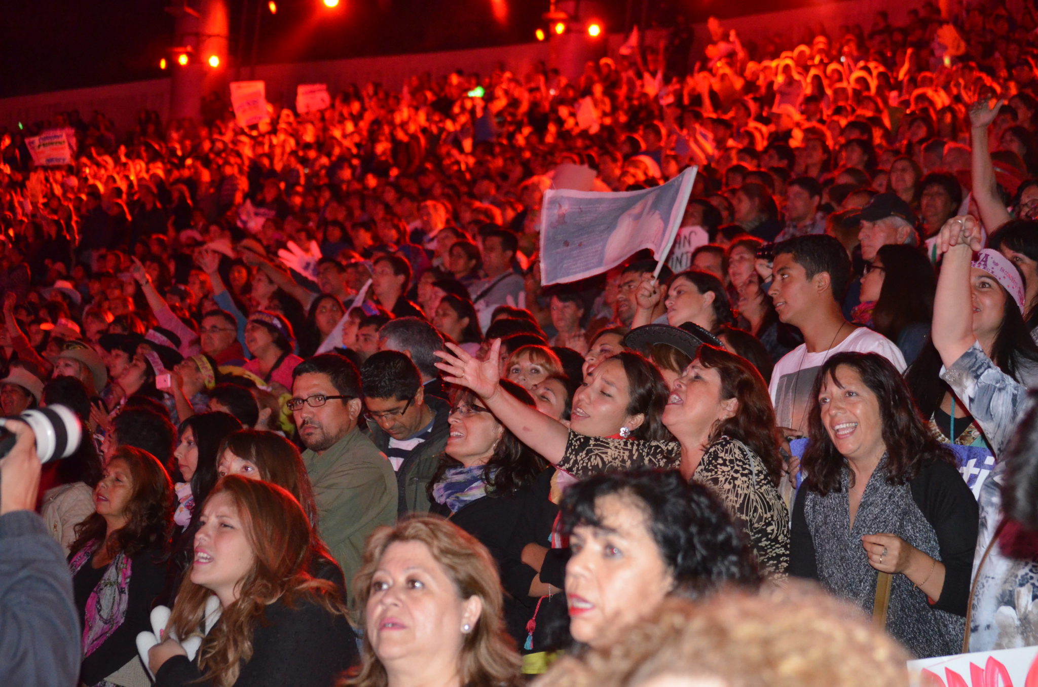 El monstruo al fin despertó en la tercera noche de Festival