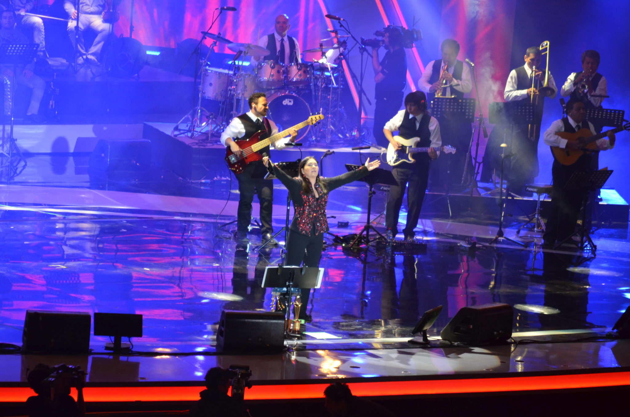 El monstruo al fin despertó en la tercera noche de Festival