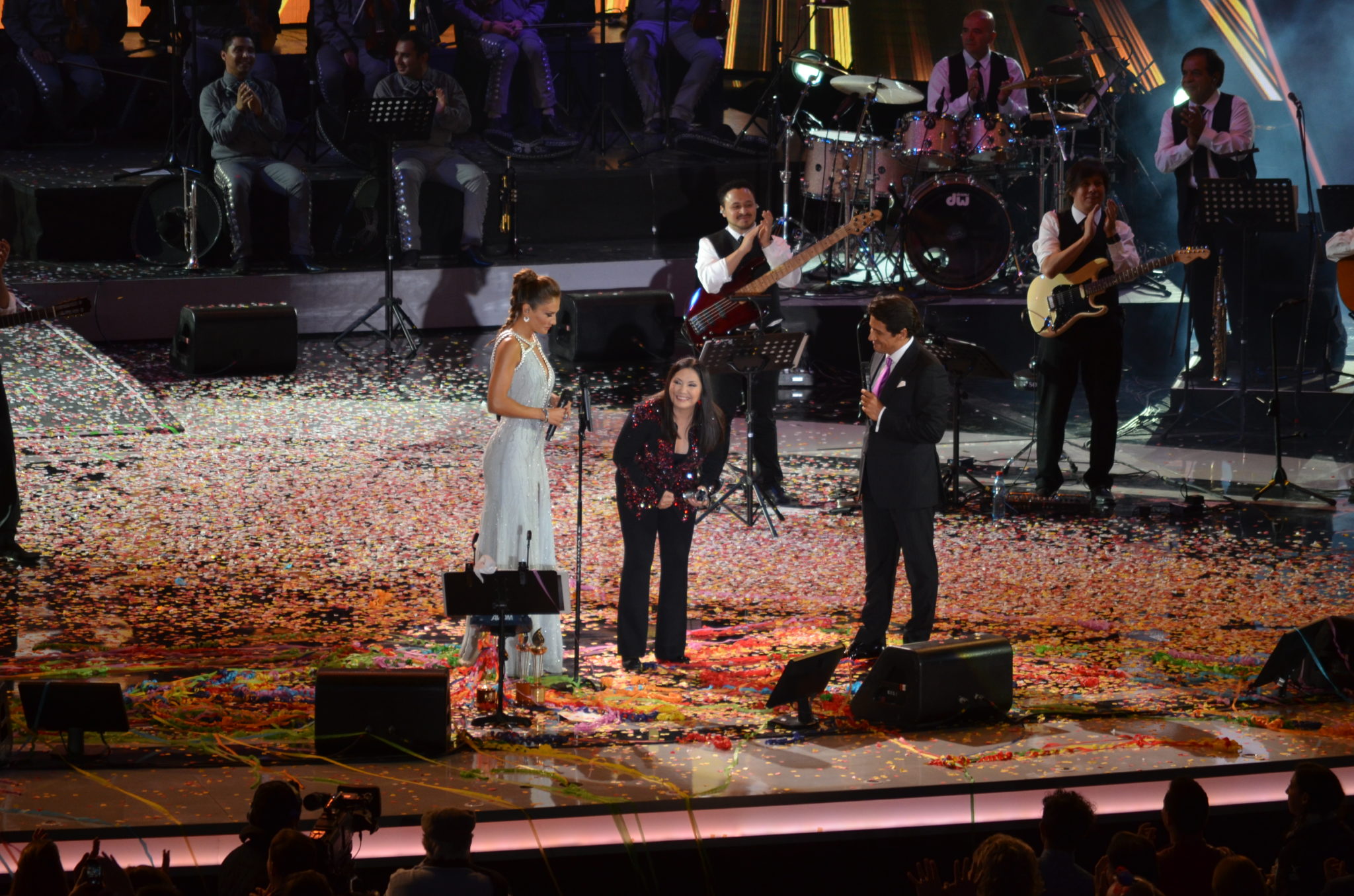 El monstruo al fin despertó en la tercera noche de Festival