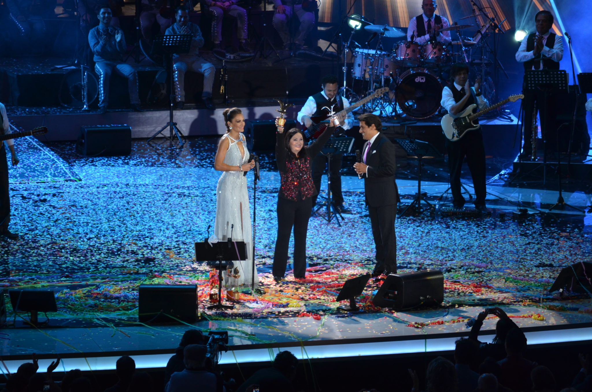 El monstruo al fin despertó en la tercera noche de Festival