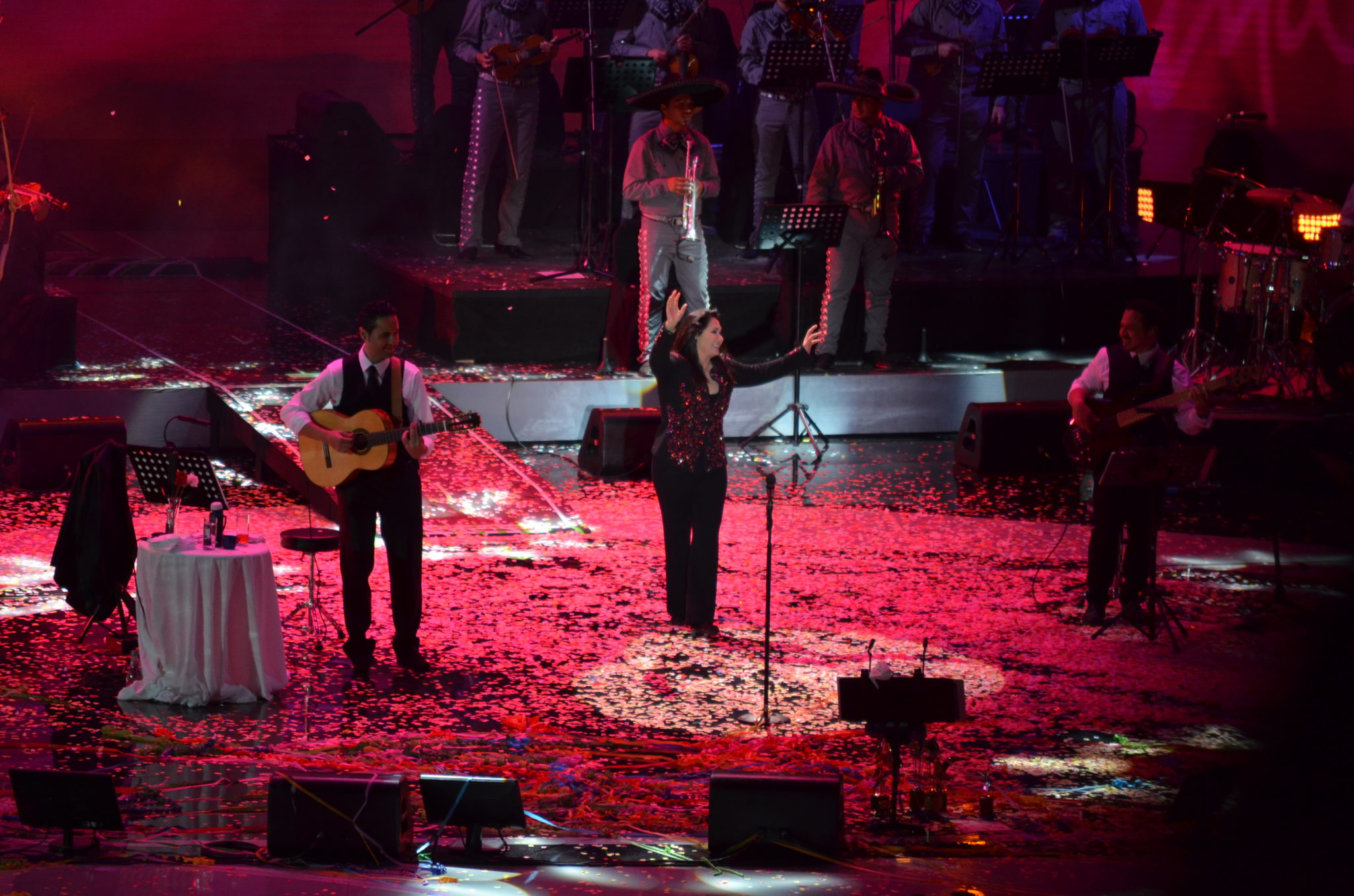 El monstruo al fin despertó en la tercera noche de Festival