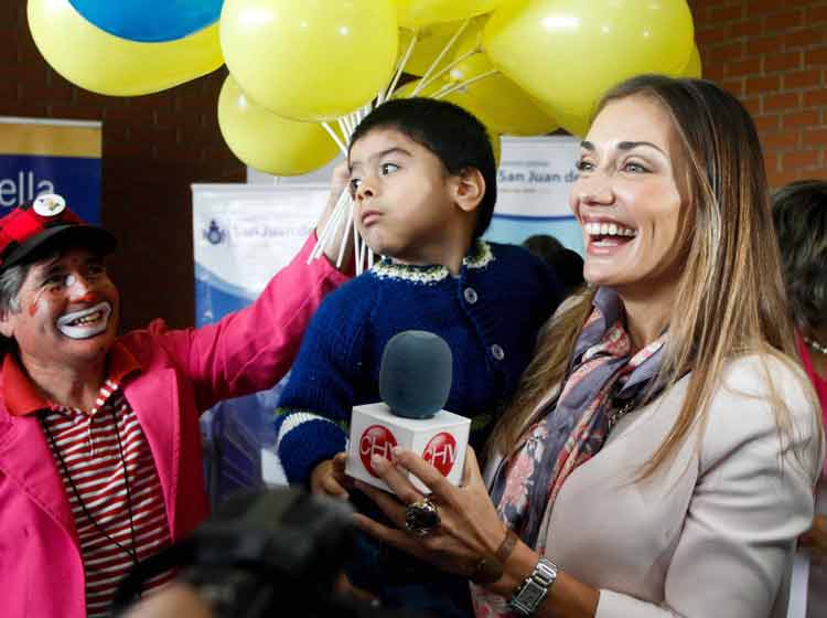 Animadora de Viña 2014 visitó Sanatorio Marítimo