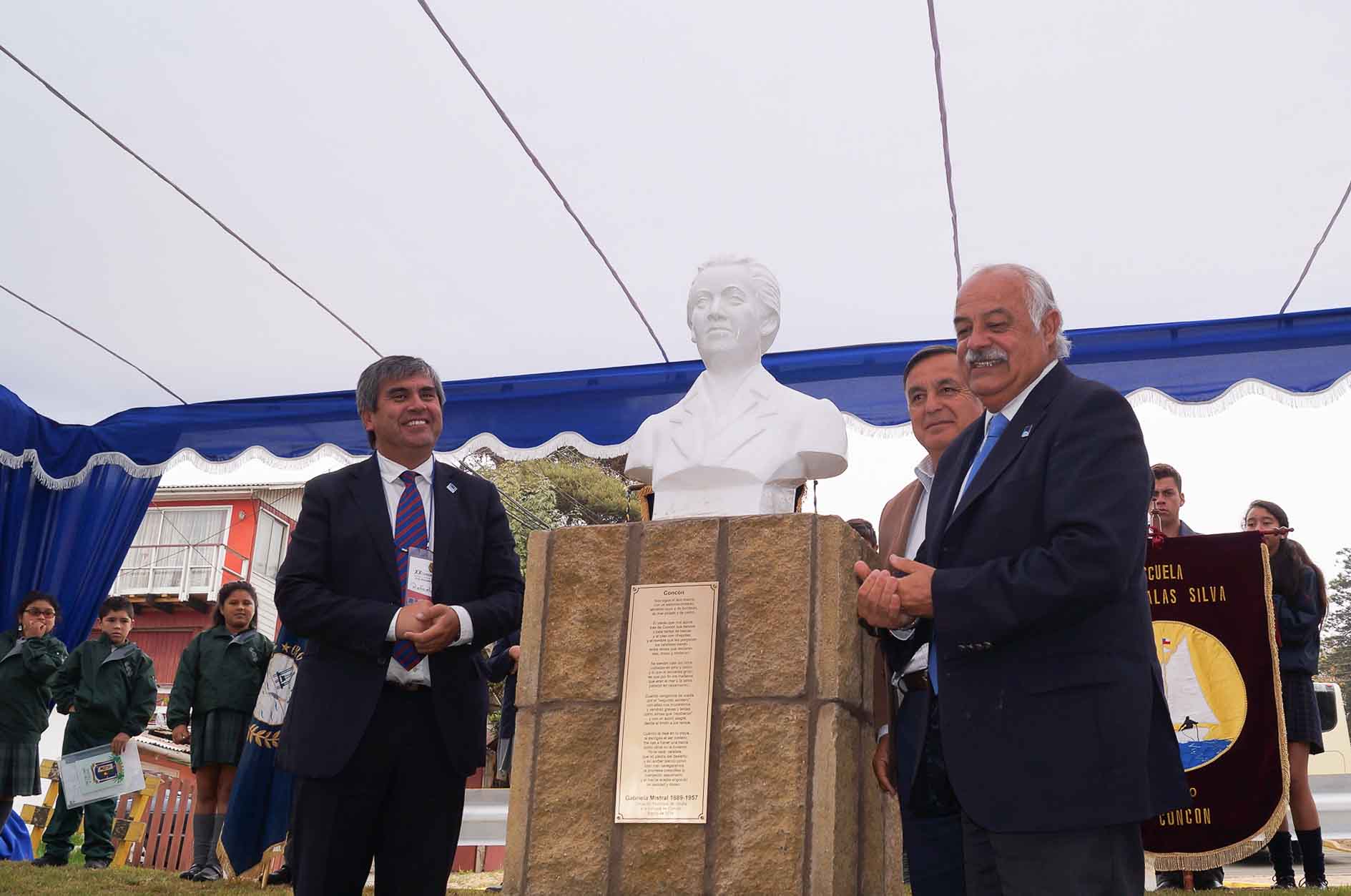 Inauguración busto de Gabriela Mistral en Concón