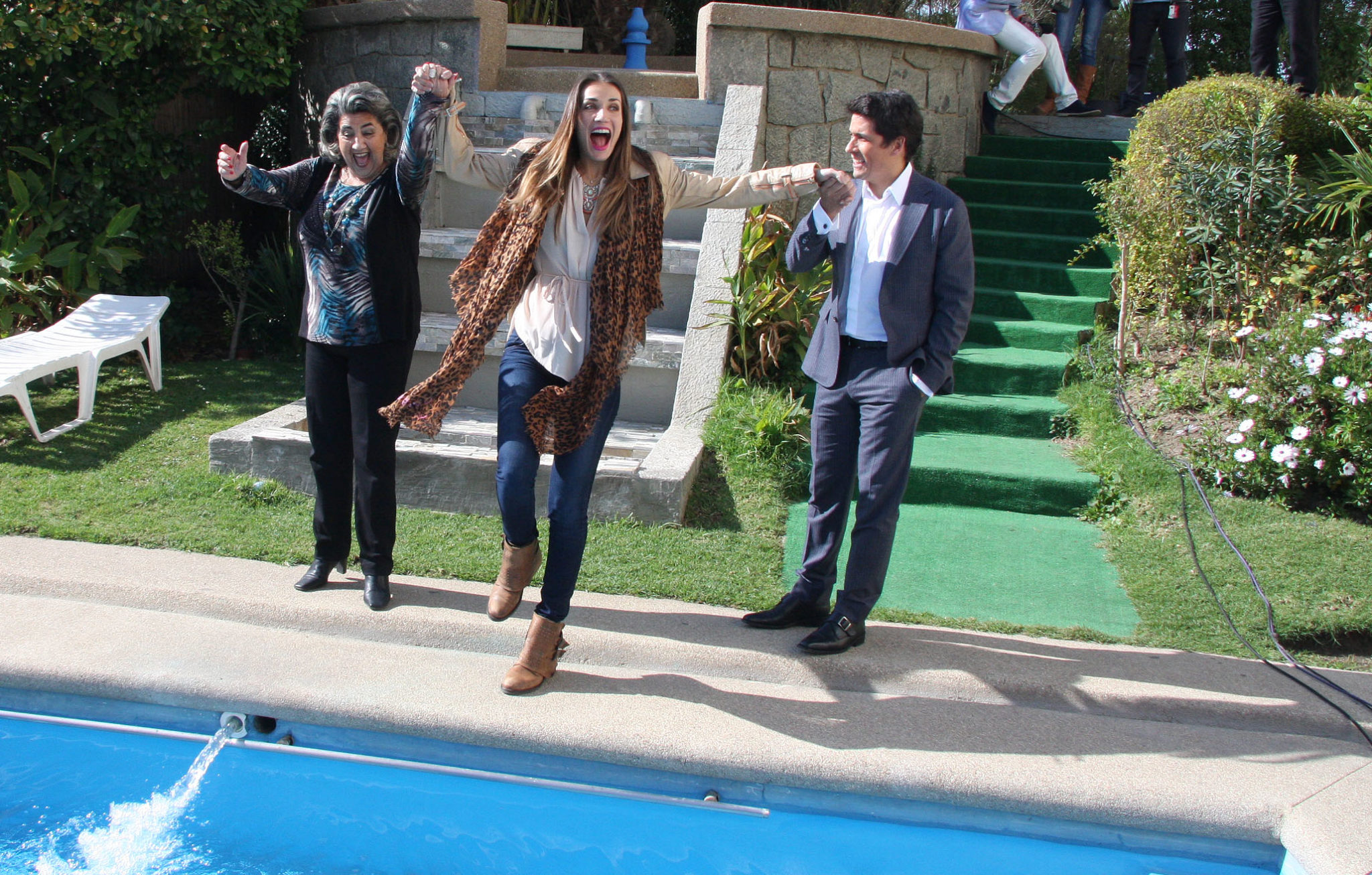 Confirman a Rafael Araneda y Carolina de Morás como animadores de Viña 2015