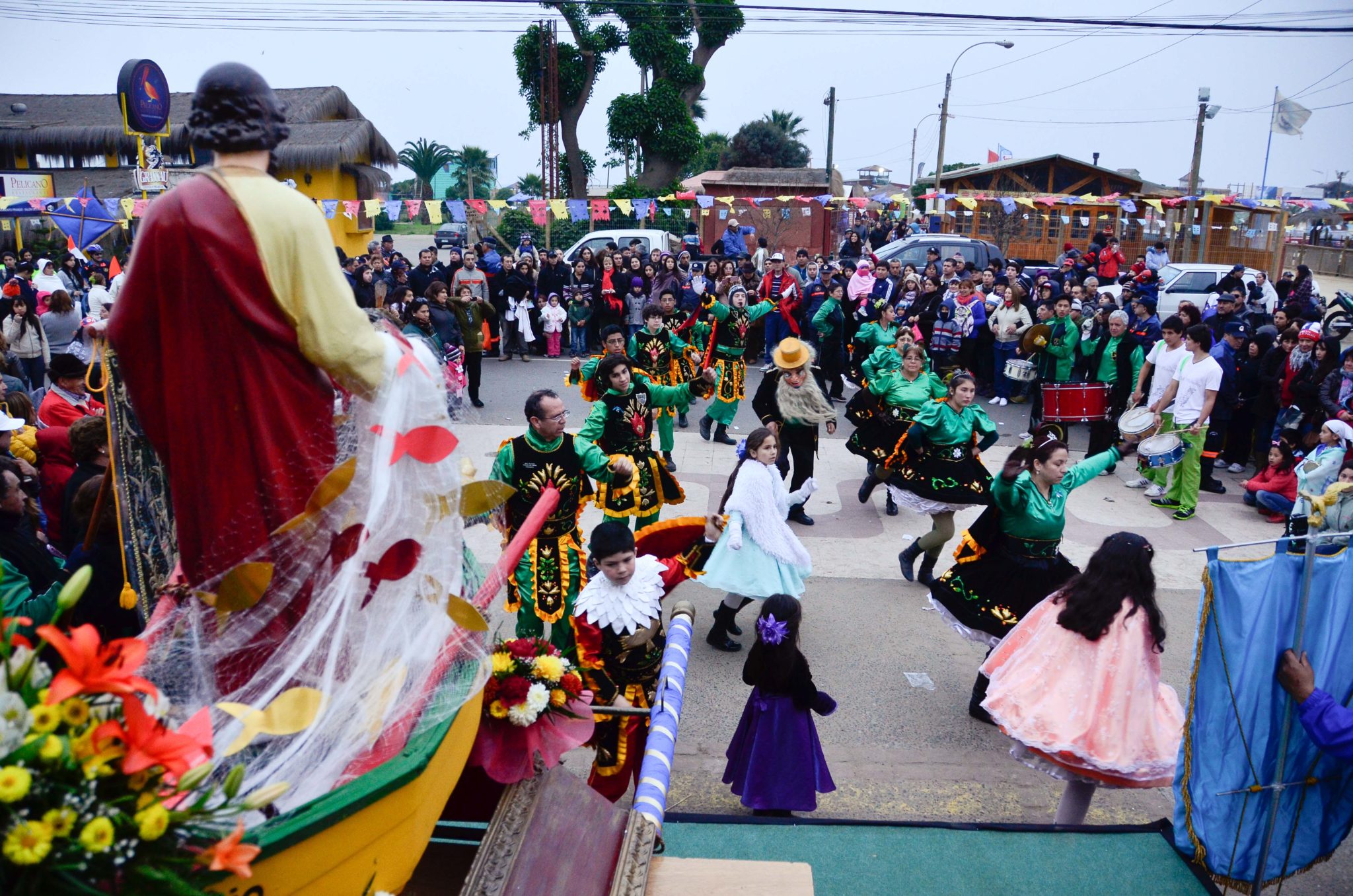 Concurrida Fiesta de San Pedro adornó borde costero de Concón