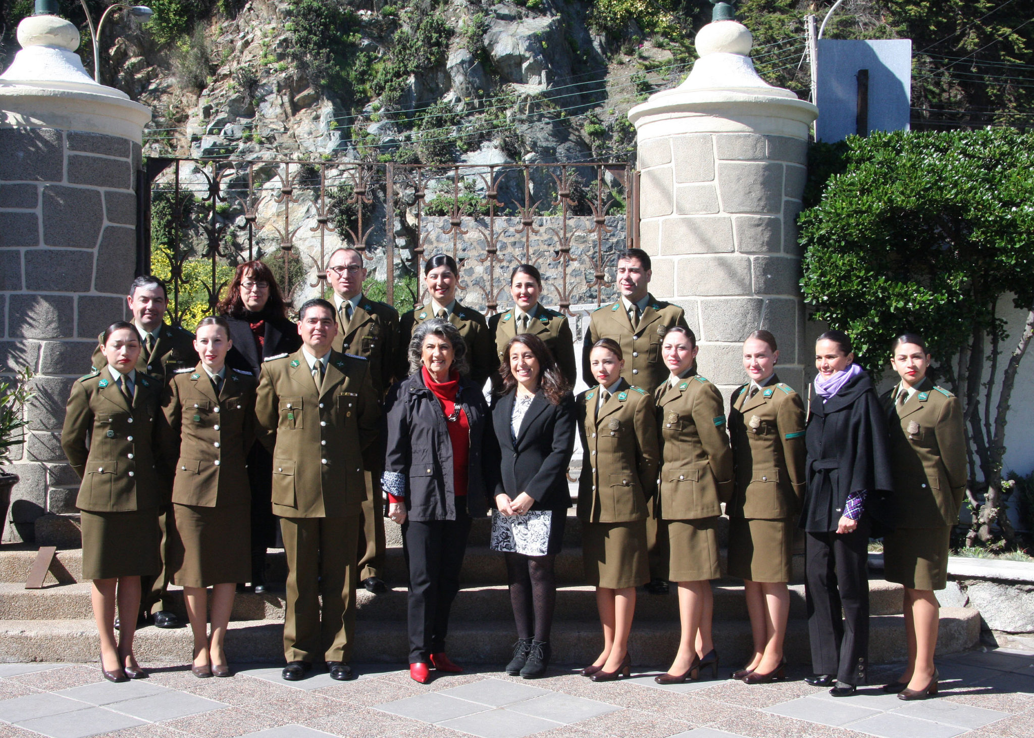 Carabineros de Viña del Mar reciben capacitación turística patrimonial