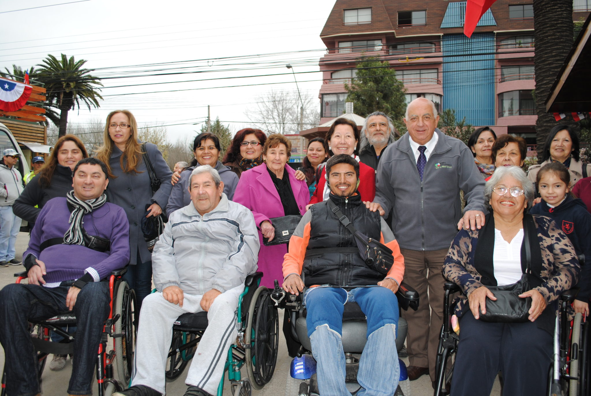 Personas con discapacidad reciben moderno equipamiento