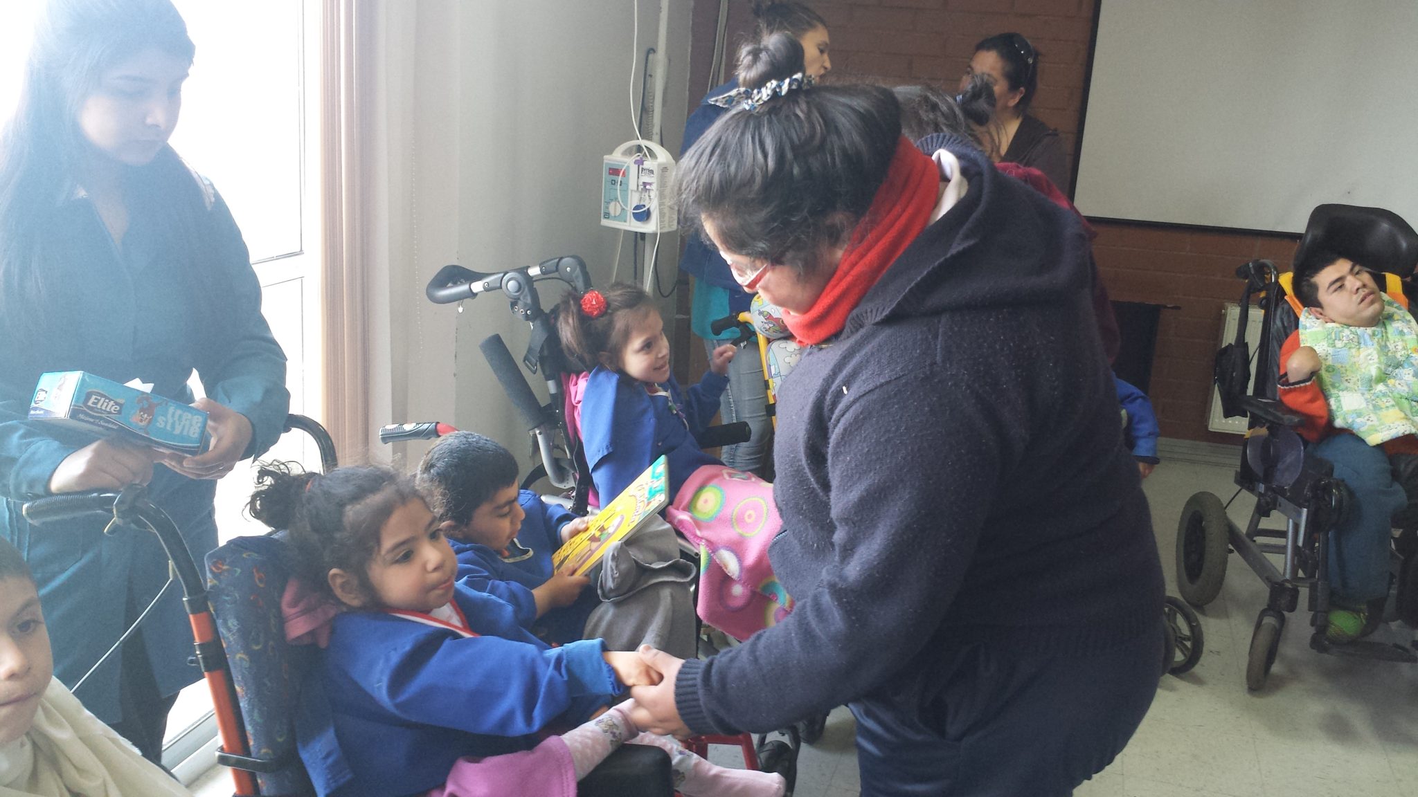 Colegio Rep. de Colombia conmemora el “Mes de la parálisis cerebral” con niños del Sanatorio Marítimo