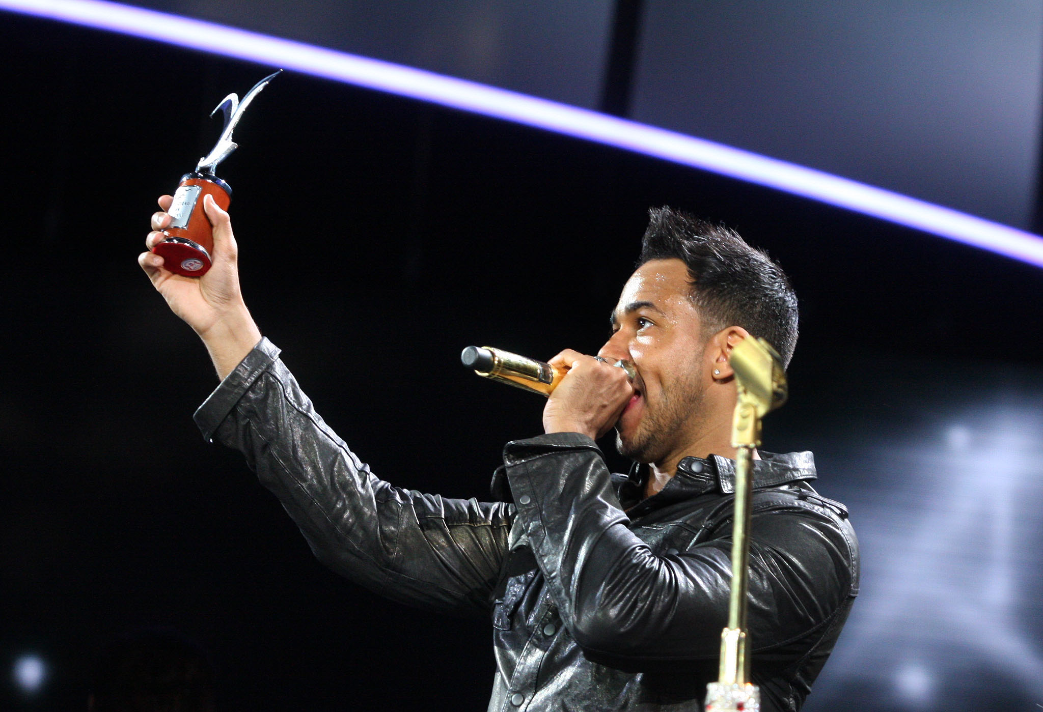 Confirman a Romeo Santos para el Festival de Viña 2015