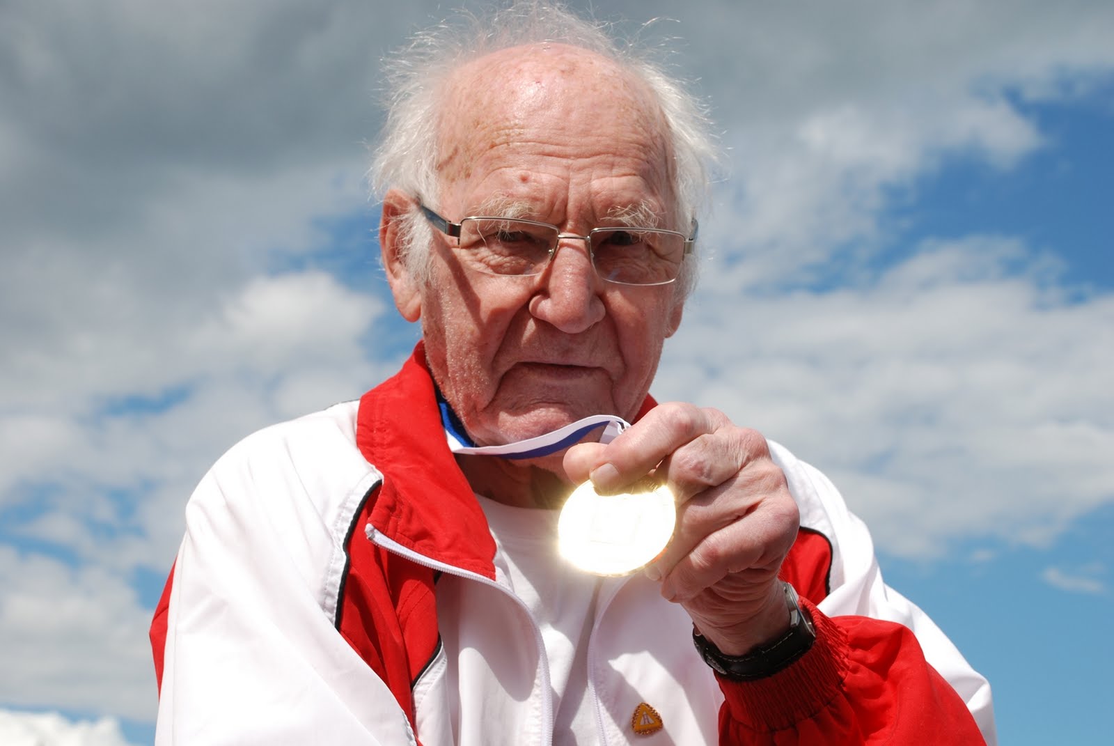 Con ciclo de cine gratuito conmemoran Mes del Adulto Mayor en la PUCV