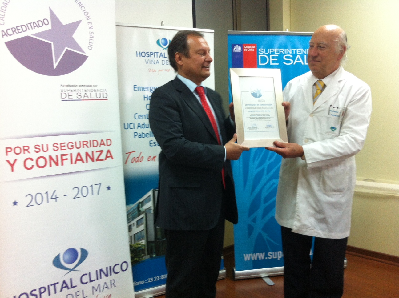 Superintendencia de Salud acredita excelencia  del Hospital Clínico