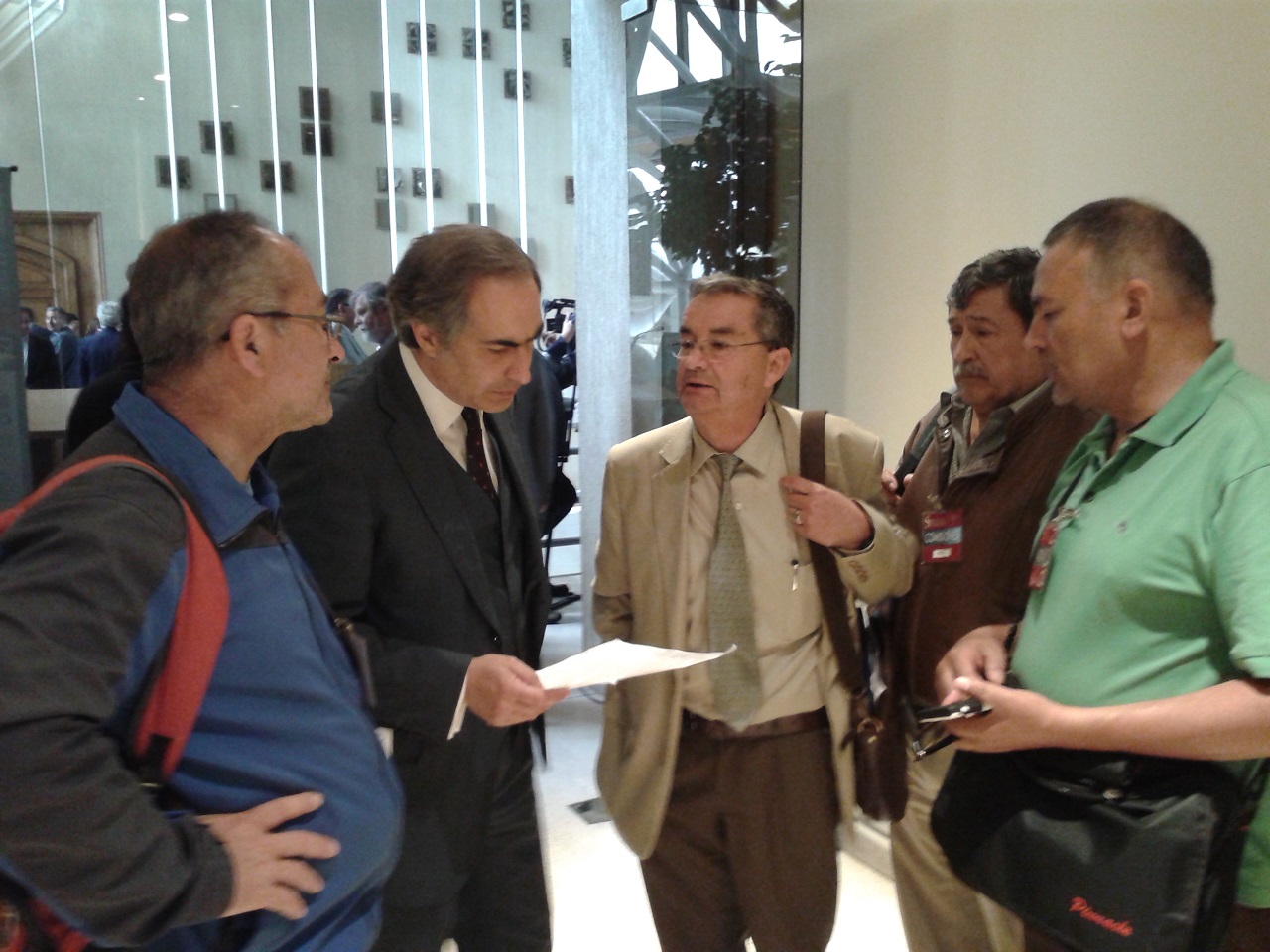 Plantean necesidad de aplicar cambios a proyecto de ley que otorga titularidad a docentes a contrata